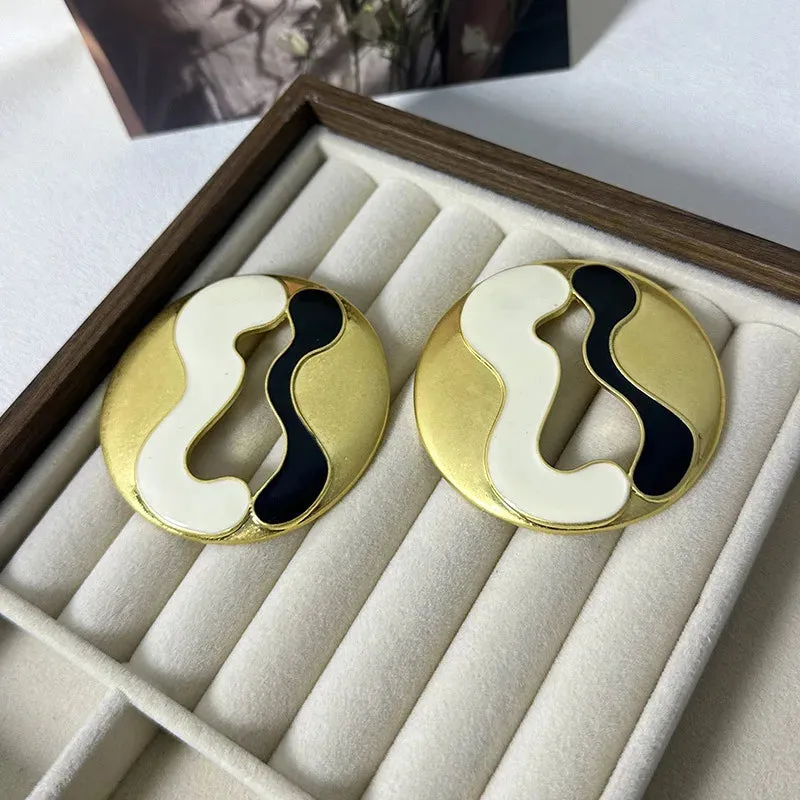 Edan Luxe Ying Yang Black and White Stud Earrings