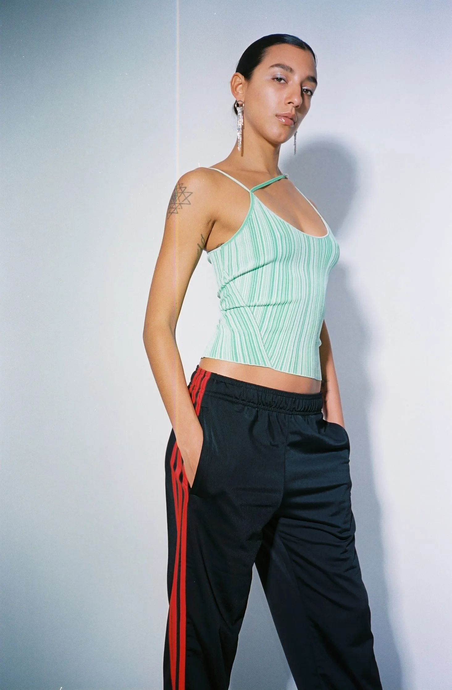 Green Asymmetric Singlet