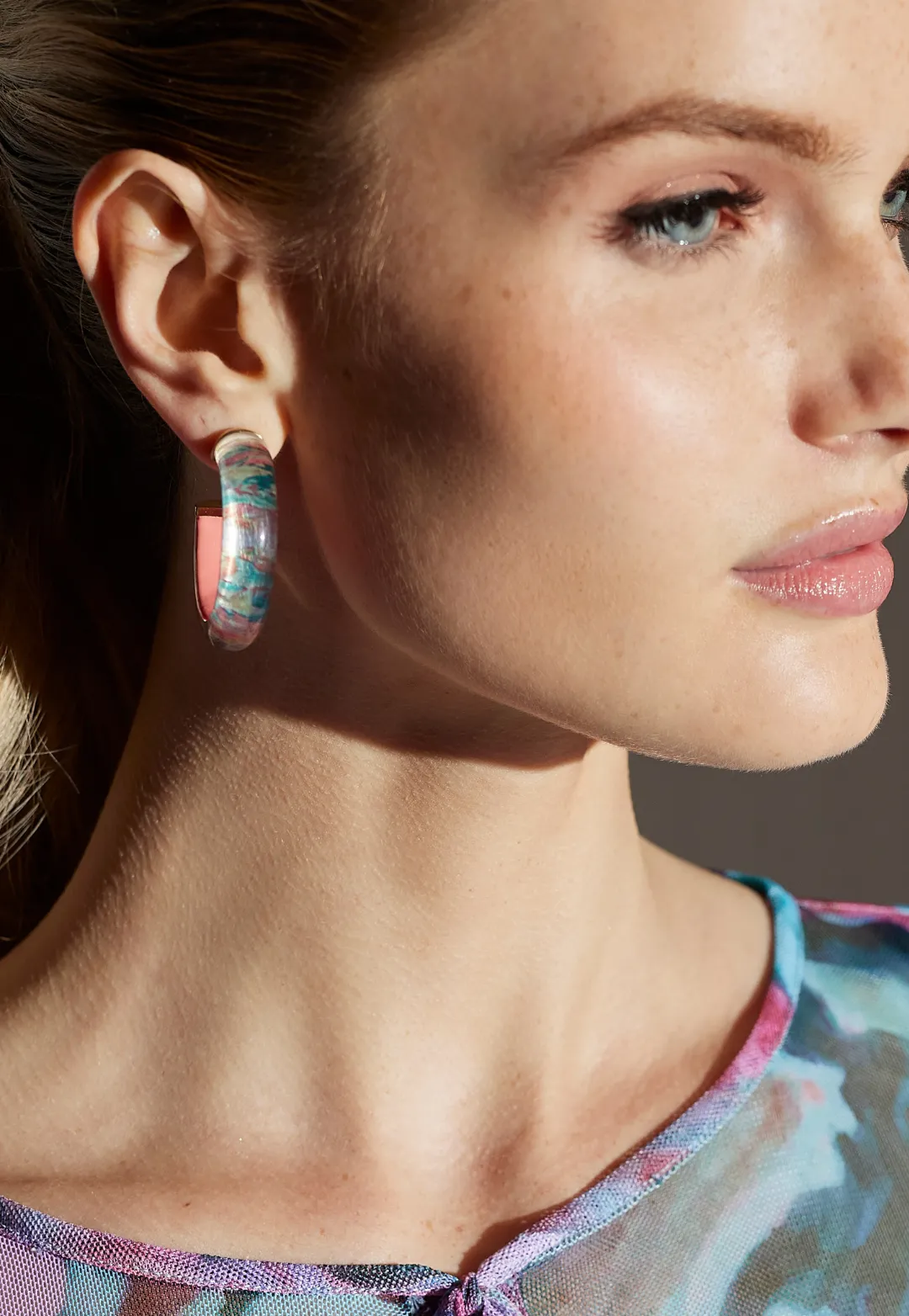 Small Hoop Earrings in Daiquiri