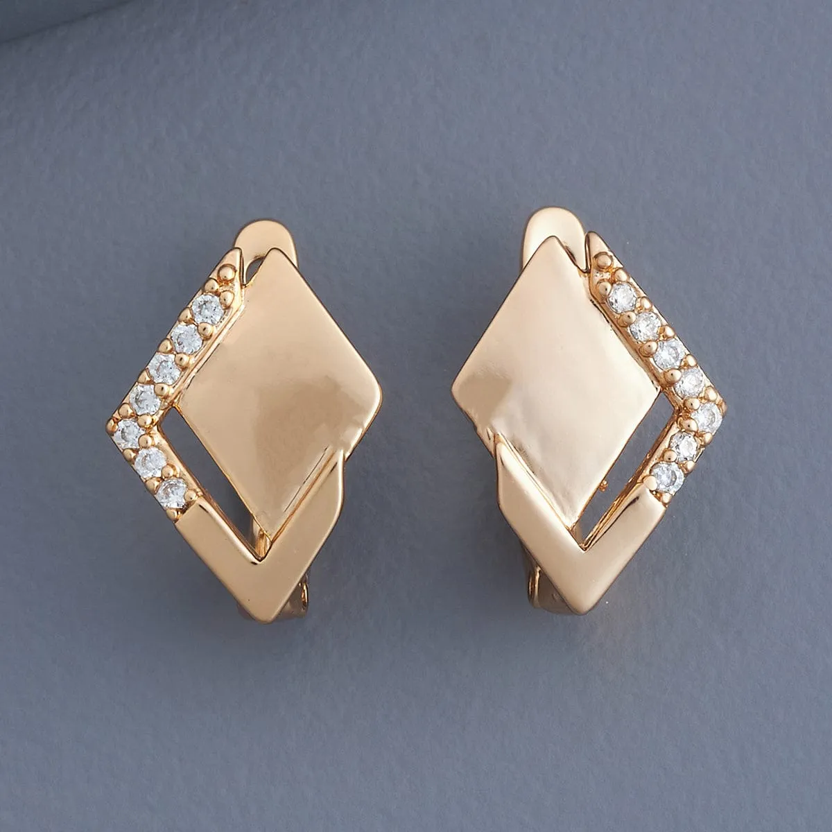 Trendy Earring 179637